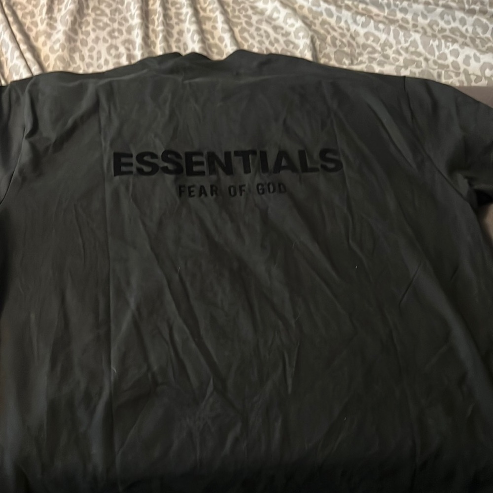 Black Essential shirt size M ( run bigs)